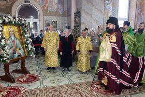В день памяти праведного Павла Таганрогского епископ Таганрогский Артемий совершил Литургию Преждеосвященных Даров в соименном храме поселка Матвеев Курган Матвеево-Курганского района Ростовской области