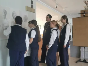 Сотрудники архитектурно-строительного отдела Ростовской-на-Дону епархии посетили гимназию № 35