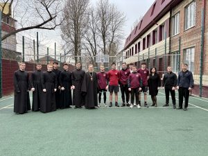 Состоялись товарищеские соревнования между учащимися ЧОУ «Свято-Георгиевская православная СОШ» и студентами Донской духовной семинарии 