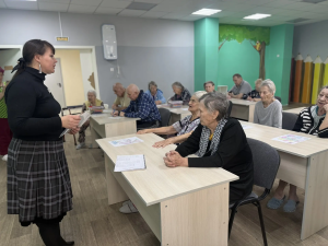 Молодые активисты храма святителя Спиридона Тримифунтского п. Дивный провели беседу в пансионате для пожилых людей