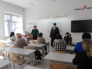 Настоятель храма в честь преподобного Алексия, человека Божия, принял участие в родительском собрании в Алексеевской школе