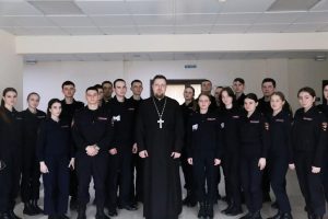 Клирик храма Георгия Победоносца города Ростова-на-Дону - Главного воинского храма ЮВО провел беседу с курсантами