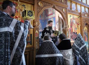 В Великий Понедельник епископ Таганрогский Артемий совершил Литургию Преждеосвященных Даров в Казанском храме города Ростова-на-Дону