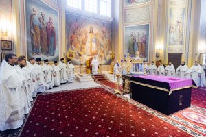 В Лазареву субботу митрополит Ростовский и Новочеркасский Меркурий совершил Божественную литургию в Ростовском кафедральном соборе