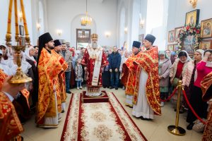 В пятницу Светлой седмицы митрополит Ростовский и Новочеркасский Меркурий совершил Божественную литургию в храме иконы Божией Матери «Живоносный источник» с. Петровка