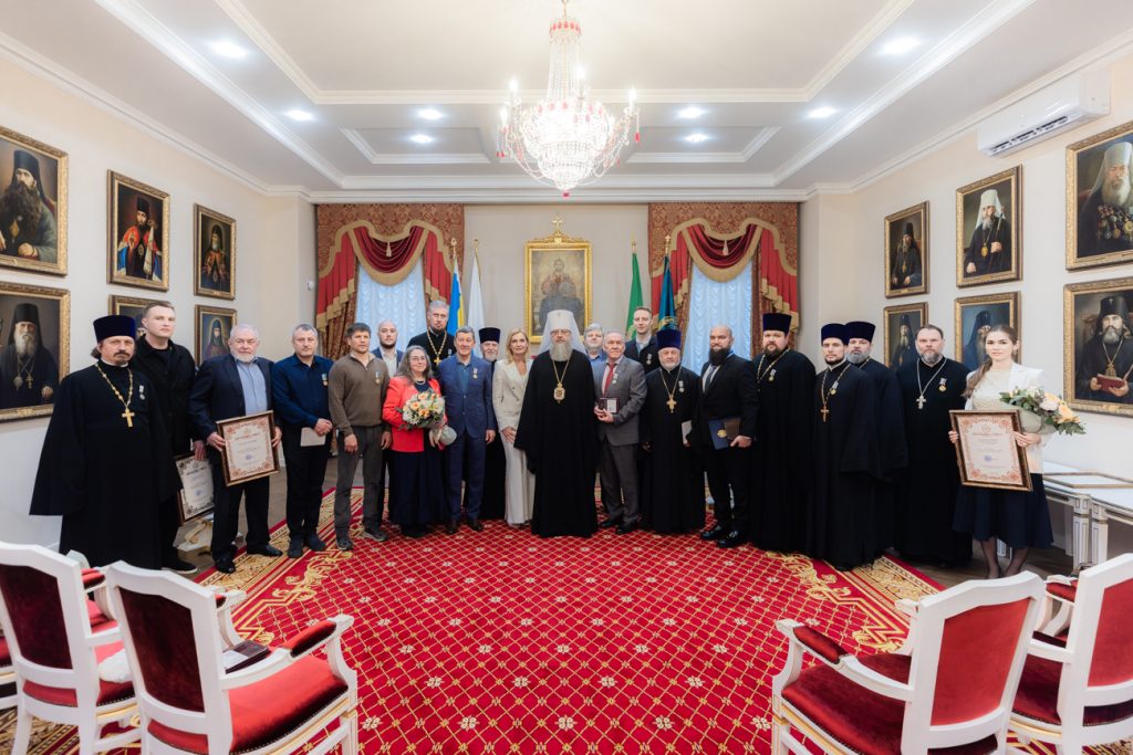 Митрополит Ростовский и Новочеркасский Меркурий вручил награды клирикам и мирянам Ростовской-на-Дону епархии