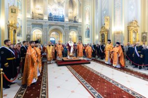 В Неделю 2-ю по Пасхе митрополит Ростовский и Новочеркасский Меркурий возглавил Божественную литургию в Ростовском кафедральном соборе