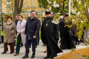 Настоятель Никольского храма принял участие в открытии нового общественного пространства Таганрога - "Гимназического сада"