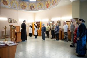 В Ростовских областных клинических больницах клириками Главного храма ЮВО совершаются еженедельные молебны