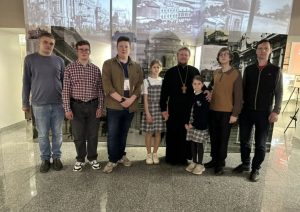 Преподаватели воскресной школы храма Всех Святых, в земле Российской просиявших, организовали для воспитанников выездную культурно-просветительскую программу