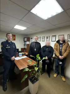 Клирик Успенского храма провел очередную профилактическую беседу в филиале по Аксайскому району ФКУ УИИ ГУФСИН России по Ростовской области.