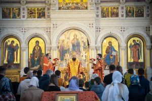 В Неделю 3-ю по Пасхе викарий Ростовской епархии епископ Таганрогский Артемий совершил Божественную литургию в храме Преполовения Пятидесятницы при Донской духовной семинарии