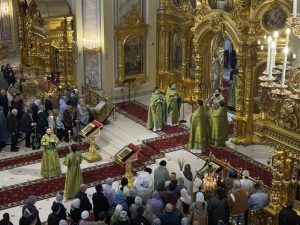 В праздник Входа Господня в Иерусалим (Вербное воскресенье) викарий Ростовской епархии совершил Божественную литургию в Ростовском кафедральном соборе