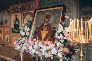 В храме в честь иконы Божией Матери «Неупиваемая Чаша» была совершена Божественная литургия в цокольном этаже строящегося каменного храма
