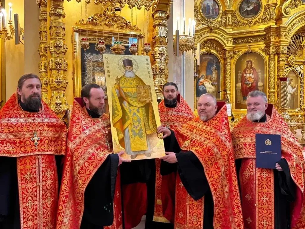 В Кафедральном соборе Рождества Пресвятой Богородицы г. Ростова-на-Дону совершен молебен у раки с мощами святого праведного Иоанна, пресвитера Ростовского