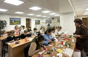 В рамках проведения Всероссийской недели семьи «7Яфест» на приходе Свято-Троицкого храма прошел семейный мастер-класс