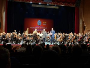 Руководитель регентско-певческого отделения Донской духовной семинарии посетил концерт Объединенного симфонического оркестра Мариинского и Большого театров