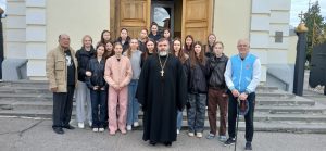 Председатель комиссии по физической культуре и спорту Ростовской-на-Дону епархии провел экскурсиию по святыням г. Таганрога для участниц первенства ЮФО и СКФО по волейболу