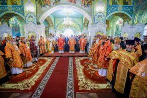Глава Донской митрополии сослужил митрополиту Ставропольскому и Невинномысскому Кириллу за всенощным бдением в канун празднования Собора святых Ставропольской митрополии