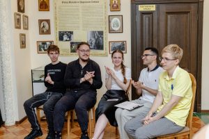 В храме Иоанна Кронштадтского состоялась квиз-игра "Кронштадтский пастырь"