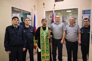 Сотрудники Епархиального отдела по тюремному служению поздравили личный состав ГУФСИН России по Ростовской области и осужденных с праздником Святой Троицы