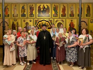 В Михаило-Архангельском храме г. Новочеркасска поздравили прихожан — медицинских работников с профессиональным праздником