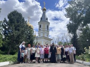 Состоялась паломническая поездка прихожан храма Святой Троицы г. Азова в слободу Петровка и Главный православный храм ЮВО