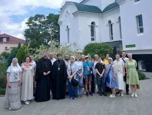 Прихожане храма иконы Божией Матери «Избавительница» совершили паломничество по святым местам Матвеево-Курганского благочиния