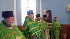 В День Святого Духа в храме святых равноапостольных царей Константина и Елены совершено соборное служение духовенства Новочеркасского благочиния