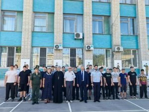 Приход храма Азовской иконы Божией Матери принял участие в мероприятиях весенней призывной кампании