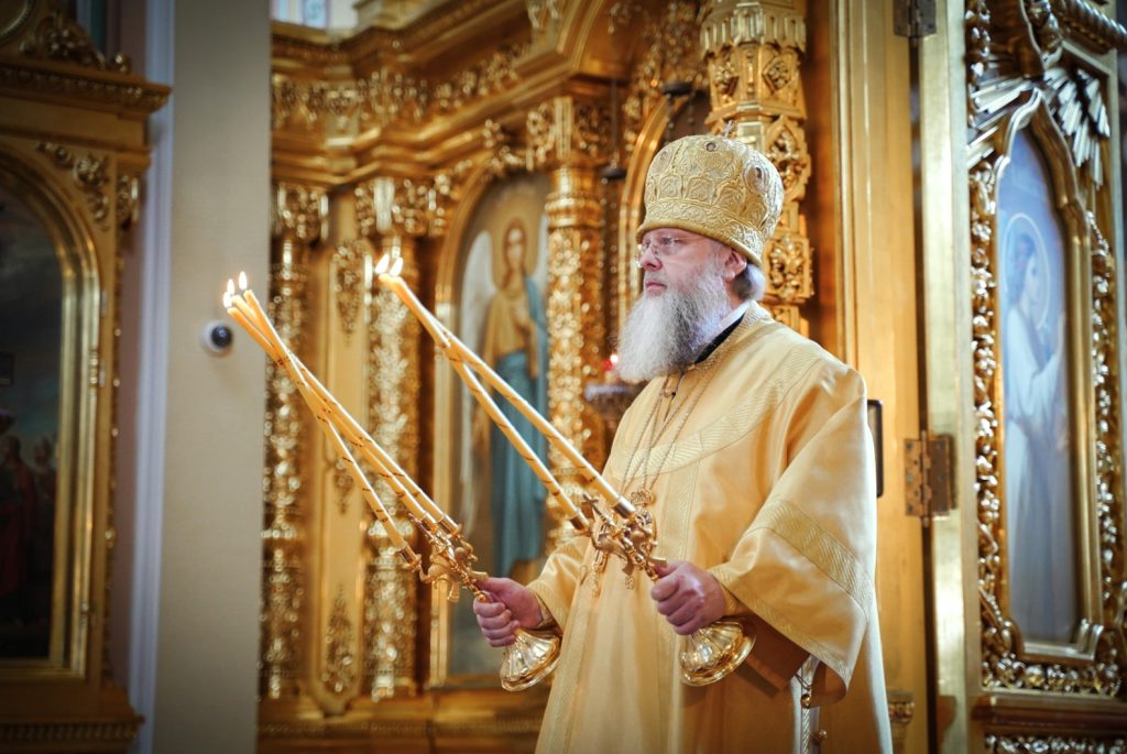 В день памяти равноапостольного князя Владимира митрополит Ростовский и Новочеркасский Меркурий совершил Божественную литургию в Кафедральном соборе Рождества Пресвятой Богородицы г. Ростова-на-Дону