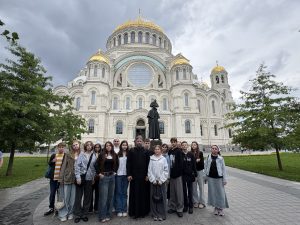 Участники молодежно-подросткового объединения «Анести» Одигитриевского храма г. Аксая совершили экскурсионно-паломническую поездку