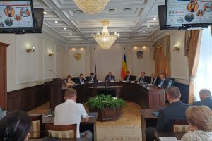 Руководитель Епархиального молодежного отдела принял участие в заседании областной межведомственной комиссии по вопросам военно-патриотического и духовно-нравственного воспитания детей и молодежи