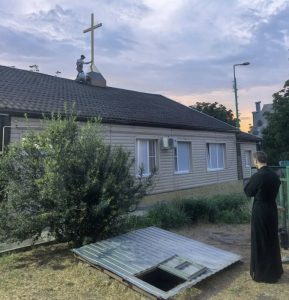 На приходе преподобного Серафима Саровского х.  Островского продолжаются работы по благоустройству территории и реконструкции храма