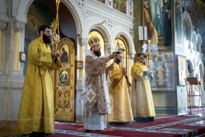 В канун Недели 8-й по Пятидесятнице епископ Таганрогский Артемий совершил всенощное бдение в храме Преполовения Пятидесятницы при Донской духовной семинарии