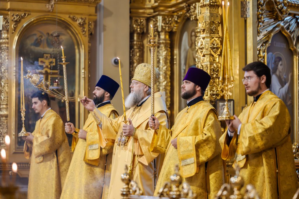 В канун Недели 10-й по Пятидесятнице Глава Донской митрополии совершил всенощное бдение в Ростовском кафедральном соборе Рождества Пресвятой Богородицы