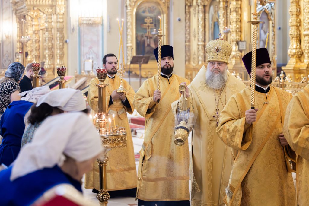 В канун Недели 9-й по Пятидесятнице Глава Донской митрополии совершил всенощное бдение в Ростовском кафедральном соборе Рождества Пресвятой Богородицы