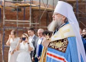 Глава Донской митрополии совершил первый молебен в строящемся соборном храме Успения Пресвятой Богородицы в микрорайоне «Новый Ростов»