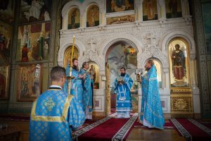 В день иконы Божией Матери «Одигитрия» викарий Ростовской епархии совершил Литургию в храме Преполовения Пятидесятницы при Донской духовной семинарии