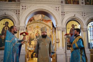 В праздник Успения Пресвятой Богородицы епископ Таганрогский Артемий совершил Божественную литургию в храме Преполовения Пятидесятницы г. Ростова-на-Дону