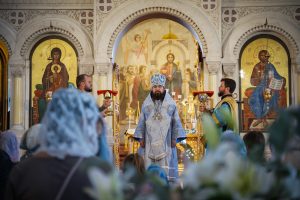 В Неделю 13-ю по Пятидесятнице епископ Таганрогский Артемий совершил Божественную литургию в храме Преполовения Пятидесятницы города Ростова-на-Дону