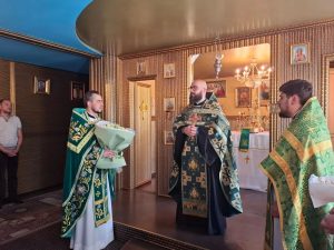 На подворье Свято-Серафимовского храма хутора Островского состоялись освящение и установка купола