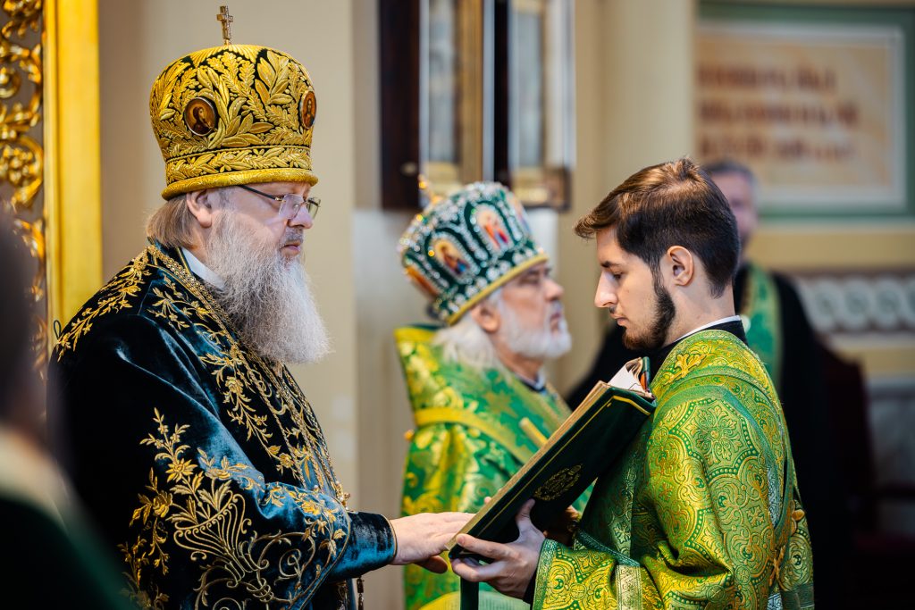 В день памяти святого праведного Иоанна, пресвитера Ростовского, Глава Донской митрополии возглавил Божественную литургию в Ростовском кафедральном соборе