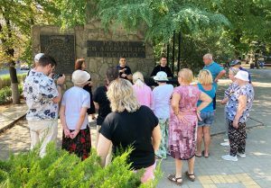 Пешеходную экскурсию с сурдопереводом ко Дню города провели прихожане храма в честь иконы Божией Матери "Державная"