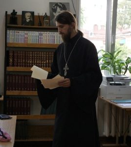 Настоятель храма Рождества Христова хутора Новоалександровка провел беседу в ГБПОУ РО «Ростовский колледж культуры»