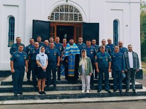 Сотрудники МЧС Новочеркасска приняли участие в молебне в честь иконы Божией Матери «Неопалимая Купина»