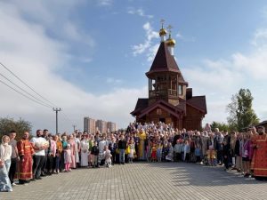 В Пантелеимоновском храме города Батайска прошли Покровские торжества