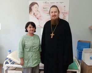 Состоялась встреча настоятеля Никольского храма г. Азова и заведующей женской консультации