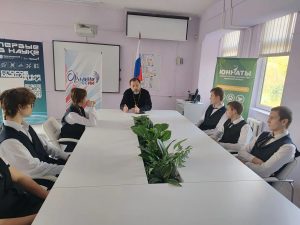 Проректор по научной работе Донской духовной семинарии посетил школу № 117